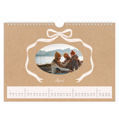 Fotokalender A4 — Kraftpapier und Schleife [April]