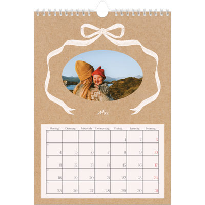 Fotokalender A4 (20 x 30 cm) — Kraftpapier und Schleife [deckblatt]
