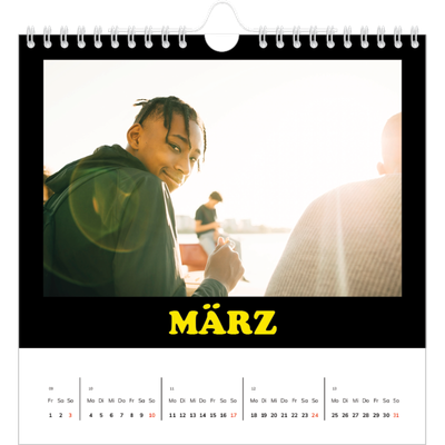 Jahreskalender Quadratisch — Bunte Schrift [Marsch]