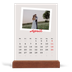 Tischkalender mit Holzfuß Hochformat  — Karminrote Signatur [April]