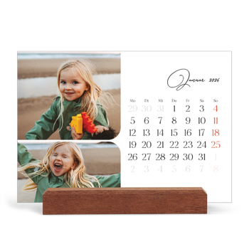 Tischkalender mit Holzfuß Querformat — Schrift und Schnappschüsse