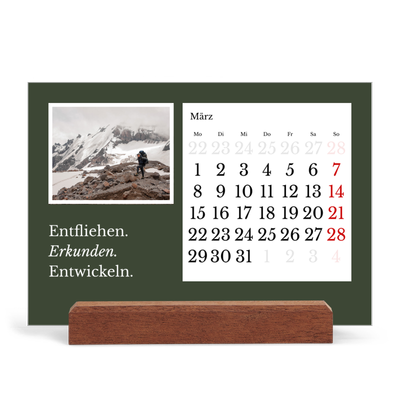 Tischkalender mit Holzfuß Querformat  — Redaktionelle Erde [Marsch]