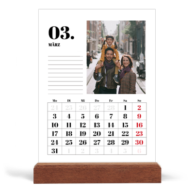 Tischkalender mit Holzfuß Hochformat  — Serif und Momente [Marsch]