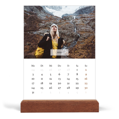 Tischkalender mit Holzfuß Hochformat  — Klassischer Kalender [Marsch]
