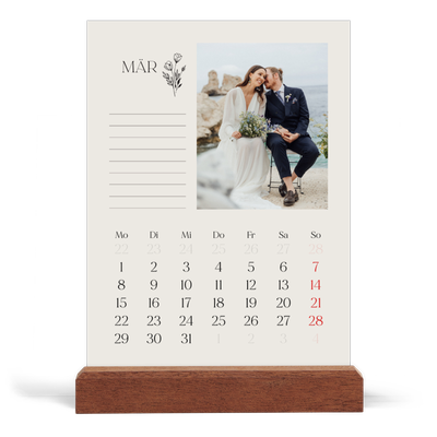 Tischkalender mit Holzfuß Hochformat  — Blühende Initialen [Marsch]