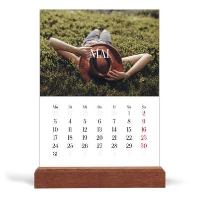 Tischkalender mit Holzfuß Hochformat  — Endloses Entfliehen [deckblatt]