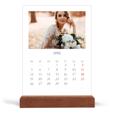 Tischkalender mit Holzfuß Hochformat  — Kobalt Klassik [April]