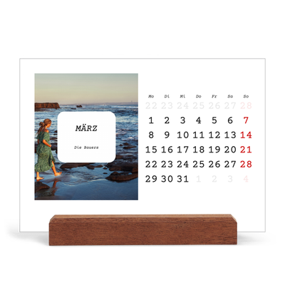 Tischkalender mit Holzfuß Querformat  — Die ganze Geschichte [Marsch]