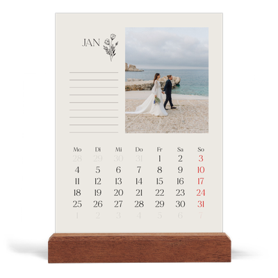Tischkalender mit Holzfuß Hochformat  — Blühende Initialen [Januar]