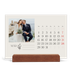 Tischkalender mit Holzfuß Querformat  — Blühende Initialen [Marsch]