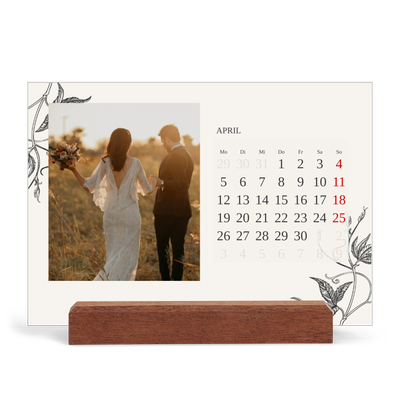 Tischkalender mit Holzfuß Querformat  — Tinte und Efeu [April]