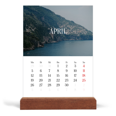 Tischkalender mit Holzfuß Hochformat  — Endloses Entfliehen [April]