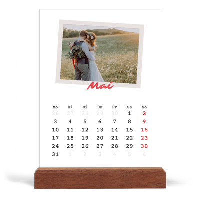 Tischkalender mit Holzfuß Hochformat  — Karminrote Signatur [deckblatt]