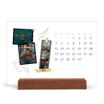 Tischkalender mit Holzfuß Querformat  — Scrapbook-Flair [April]