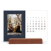Tischkalender mit Holzfuß Querformat  — Preußisch Blau [April]